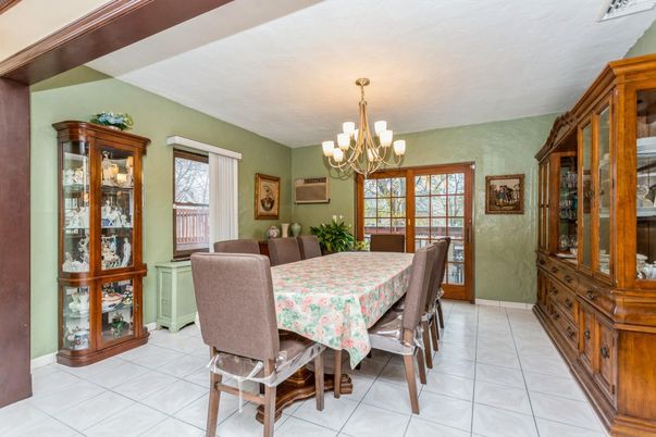 Chandelier, Dining room, Interior