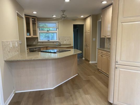 Interior, Kitchen, Recessed Lighting, Wood Texture Flooring