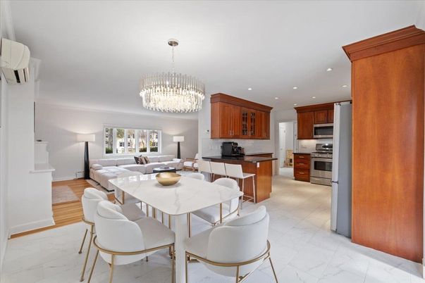 Chandelier, Dining room, Interior, Kitchen, Living room, Marble, Recessed Lighting, Stainless Steel Appliances