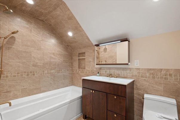 Bathroom, Interior, Recessed Lighting