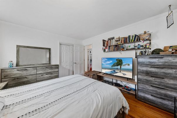 Bedroom, Interior, Water, Wood Texture Flooring
