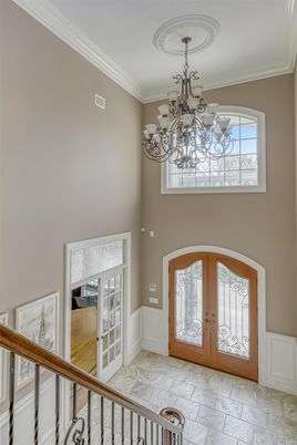 Chandelier, Interior