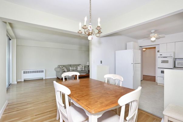 Chandelier, Dining room, Interior, Kitchen, Living room, Wood Texture Flooring