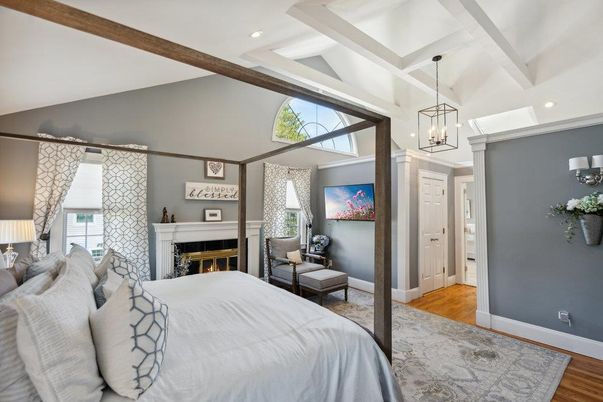 Bedroom, Fireplace, Interior, Pendant Lights, Recessed Lighting, Wood Texture Flooring