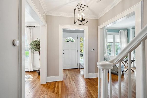 Interior, Pendant Lights, Wood Texture Flooring