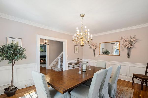Chandelier, Dining room, Fireplace, Interior, Wood Texture Flooring