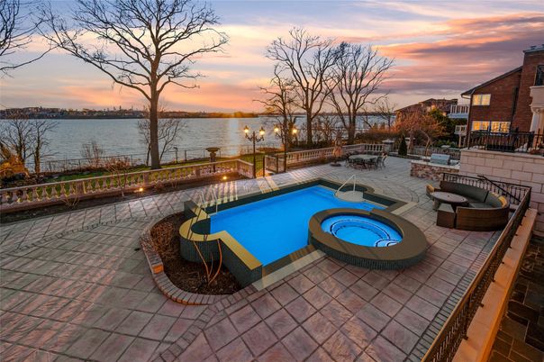 Exterior, Pool, Water