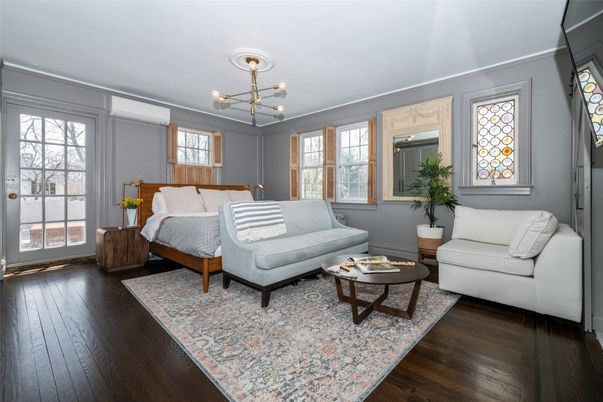 Bedroom, Interior, Living room, Pendant Lights, Wood Texture Flooring