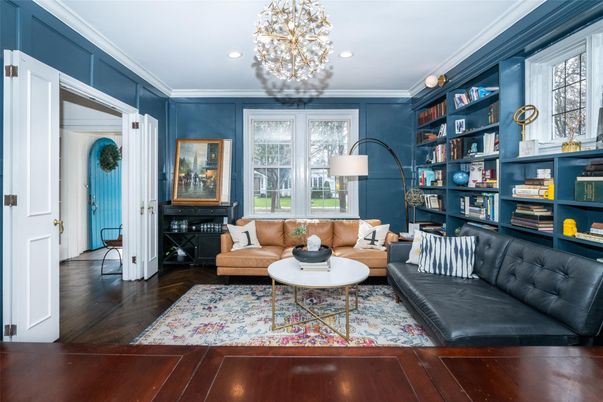 Interior, Living room, Pendant Lights, Recessed Lighting, Wood Texture Flooring
