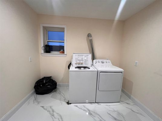 Interior, Marble, Utility Closets, Washer