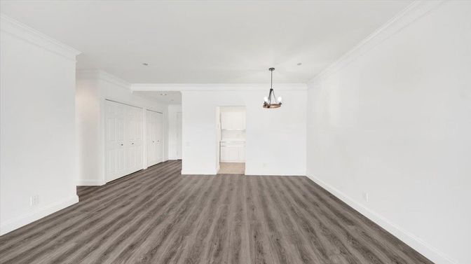 Chandelier, Empty room, Interior, Pendant Lights, Wood Texture Flooring