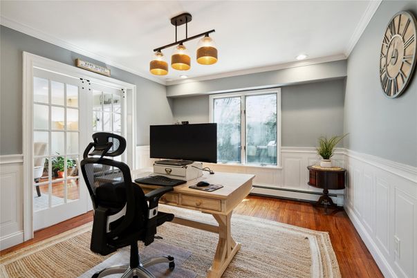 Home Office, Interior, Recessed Lighting, Wood Texture Flooring