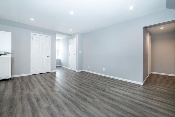 Empty room, Interior, Recessed Lighting, Wood Texture Flooring