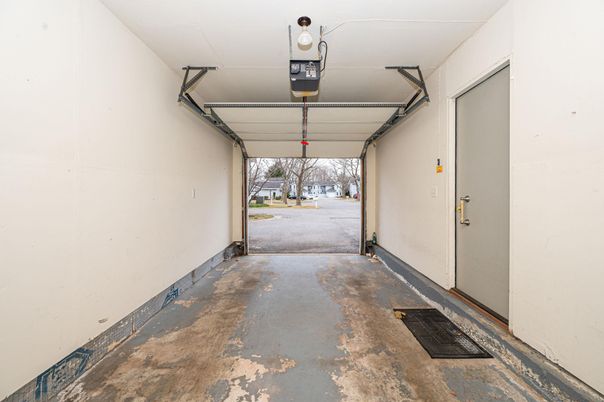 Garage, Interior