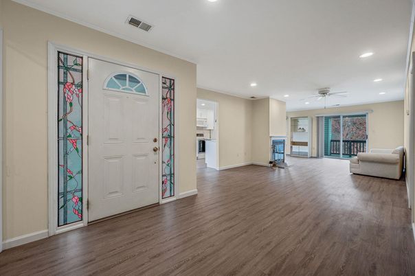 Empty room, Interior, Recessed Lighting, Wood Texture Flooring