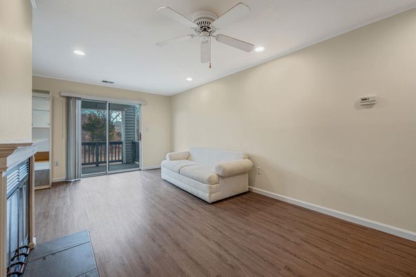 Empty room, Interior, Recessed Lighting, Wood Texture Flooring