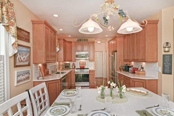 Dining room, Interior, Kitchen, Recessed Lighting, Stainless Steel Appliances