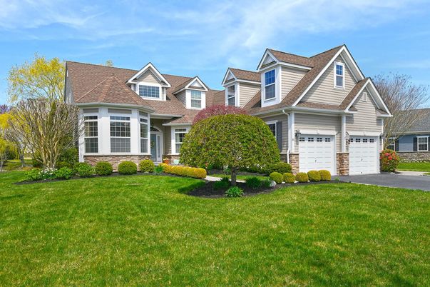 Attached, Exterior, Facade, Cape Cod