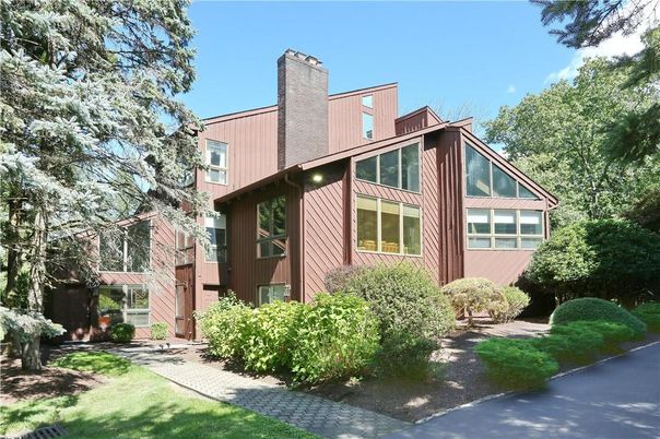 Exterior, Facade, Tudor Revival