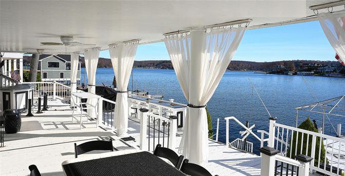 Exterior, Lake