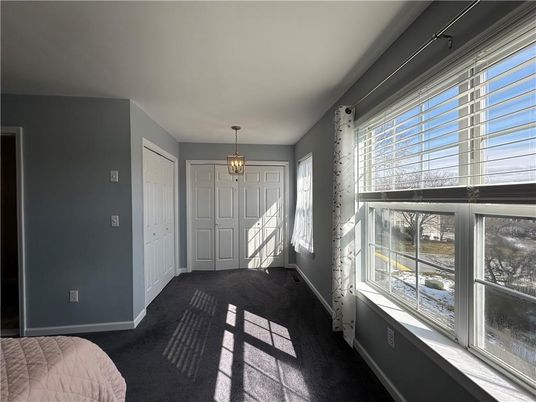 Empty room, Interior, Pendant Lights