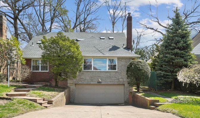 Attached, Exterior, Facade, Brick Facade, Cape Cod