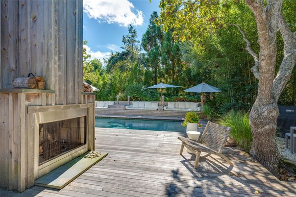 Exterior, Fireplace, Pool