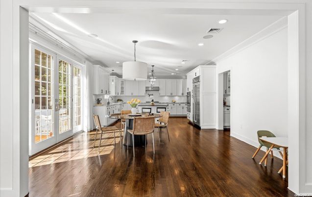 Dining room, Interior, Kitchen, Pendant Lights, Recessed Lighting, Wood Texture Flooring