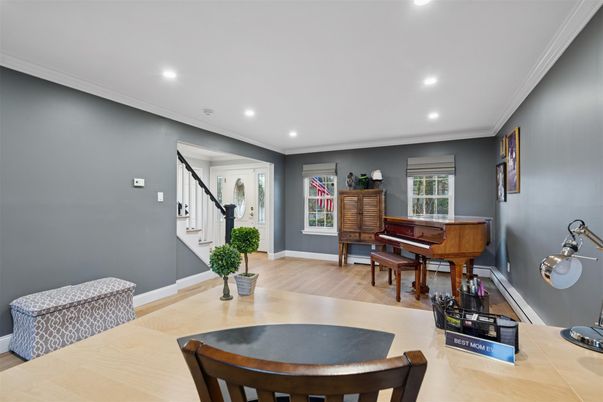 Interior, Piano, Recessed Lighting, Wood Texture Flooring