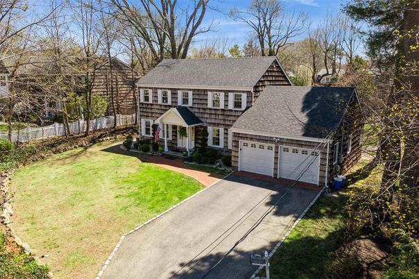 Attached, Exterior, Facade, Cape Cod
