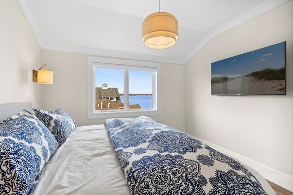 Bedroom, Interior, Pendant Lights, Water