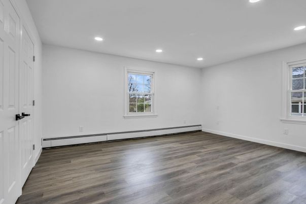 Empty room, Interior, Recessed Lighting, Wood Texture Flooring
