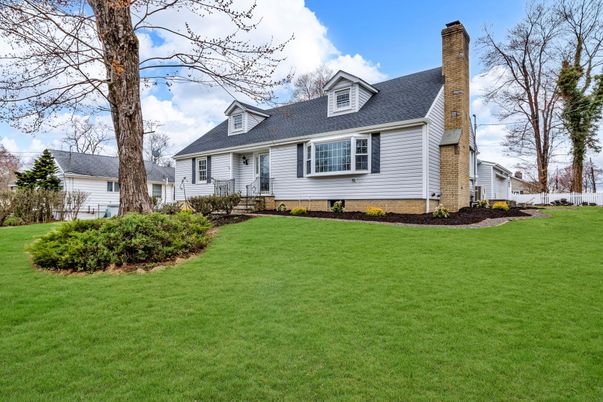 Backyard, Exterior, Facade, Cape Cod