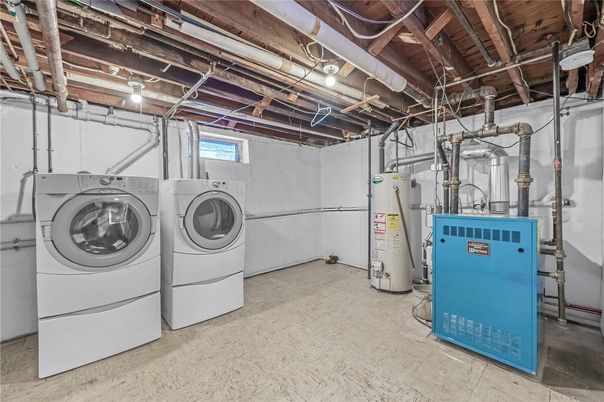 Interior, Utility Closets, Washer, Wooden Beams