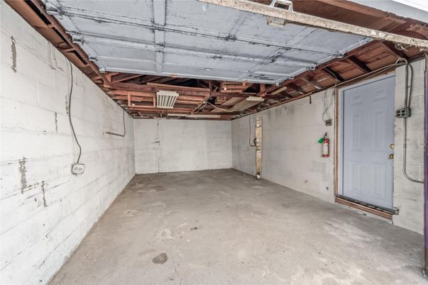 Garage, Interior