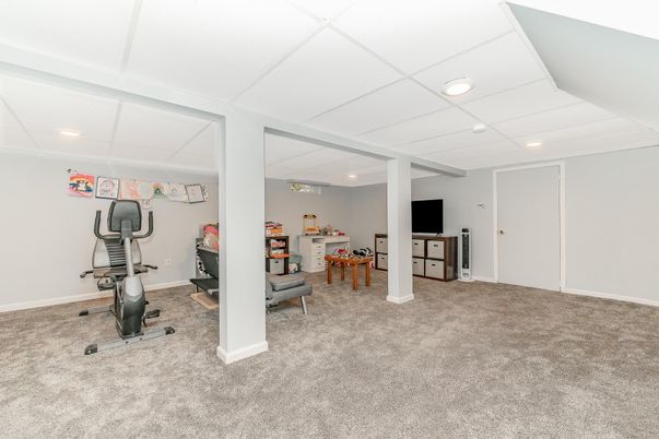 Fitness Equipment, Interior, Recessed Lighting