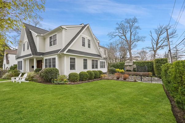 Backyard, Exterior, Facade, Queen Anne Victorian