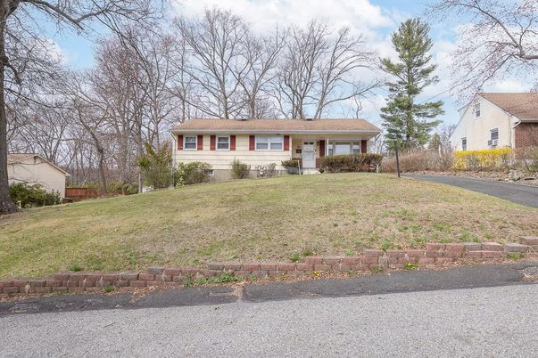 Backyard, Exterior, Facade, Ranch