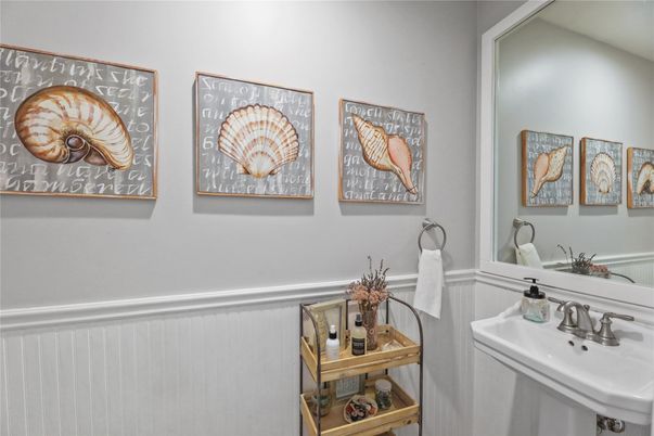 Bathroom, Dual Sink Vanities, Interior
