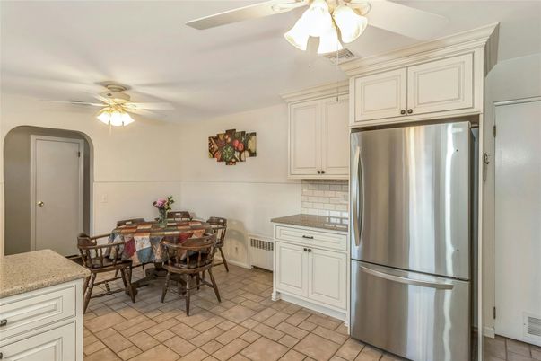 Dining room, Interior, Kitchen, Stainless Steel Appliances