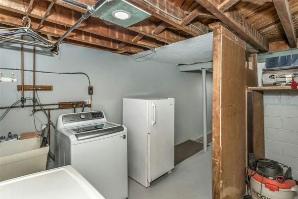 Interior, Washer, Wooden Beams, Wooden Ceilings