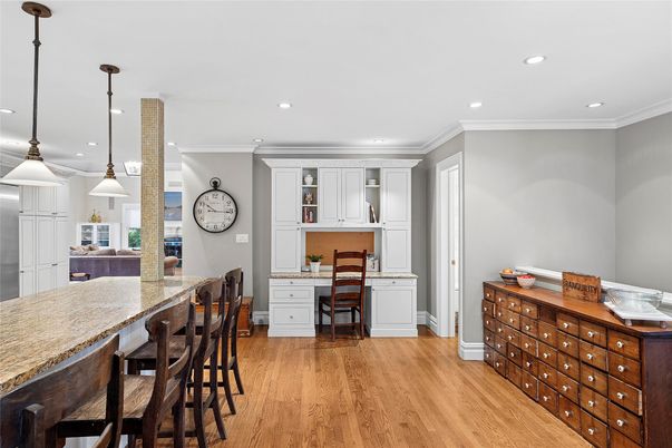 Dining room, Interior, Kitchen, Pendant Lights, Recessed Lighting, Wood Texture Flooring