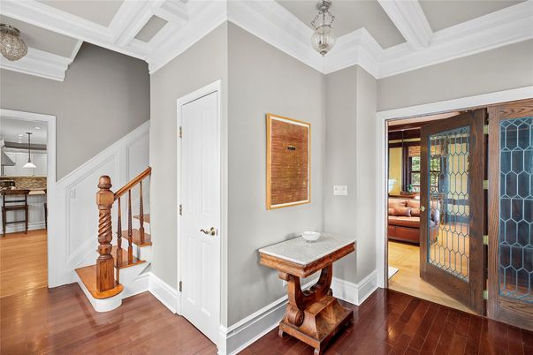 Interior, Pendant Lights, Wood Texture Flooring