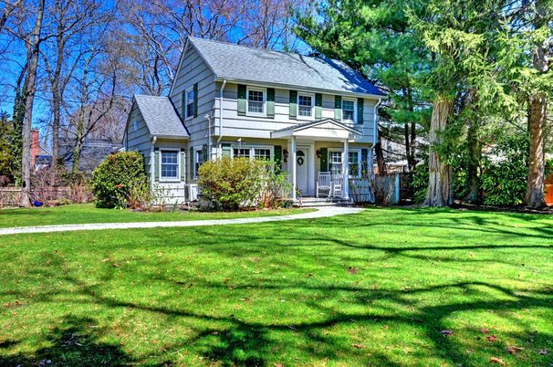 Backyard, Exterior, Facade, Queen Anne Victorian