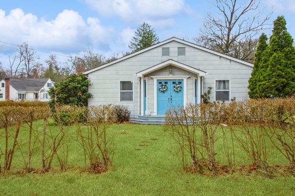Backyard, Exterior, Facade, Ranch