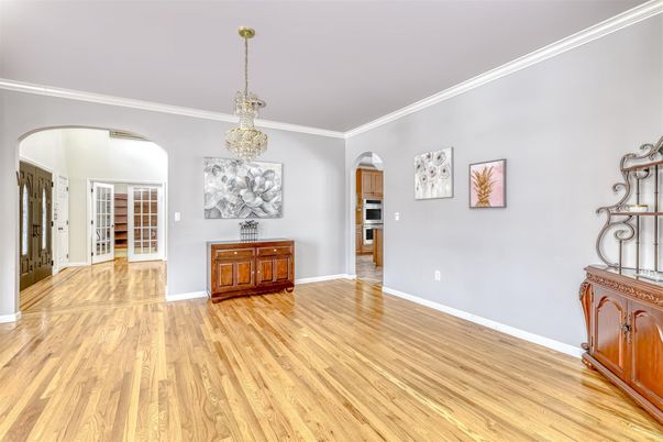 Empty room, Interior, Pendant Lights, Wood Texture Flooring