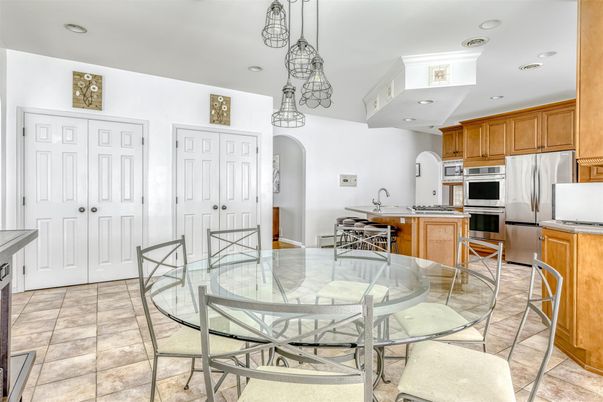 Dining room, Interior, Kitchen, Pendant Lights, Recessed Lighting, Stainless Steel Appliances