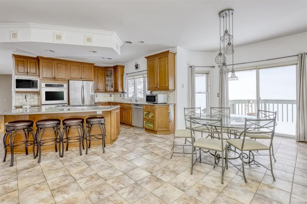 Dining room, Interior, Kitchen, Pendant Lights, Recessed Lighting, Stainless Steel Appliances