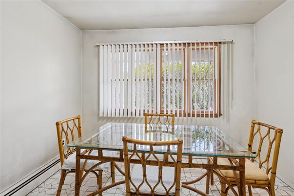 Dining room, Interior