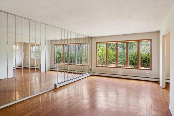 Empty room, Interior, Pendant Lights, Wood Texture Flooring